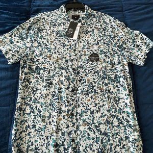 Quicksilver Free Flow Button Down Short Sleeve Shirt